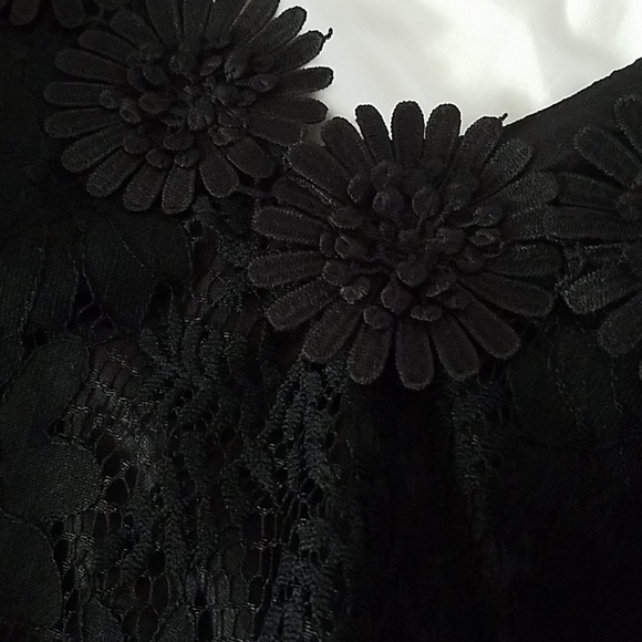 Black lace embroidered flower dress - Picture 6 of 7
